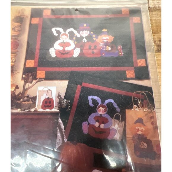 86601 Pumpkin Hollow Pals Fiber Mosaics Quilt Pattern Kit - Picture 1 of 2